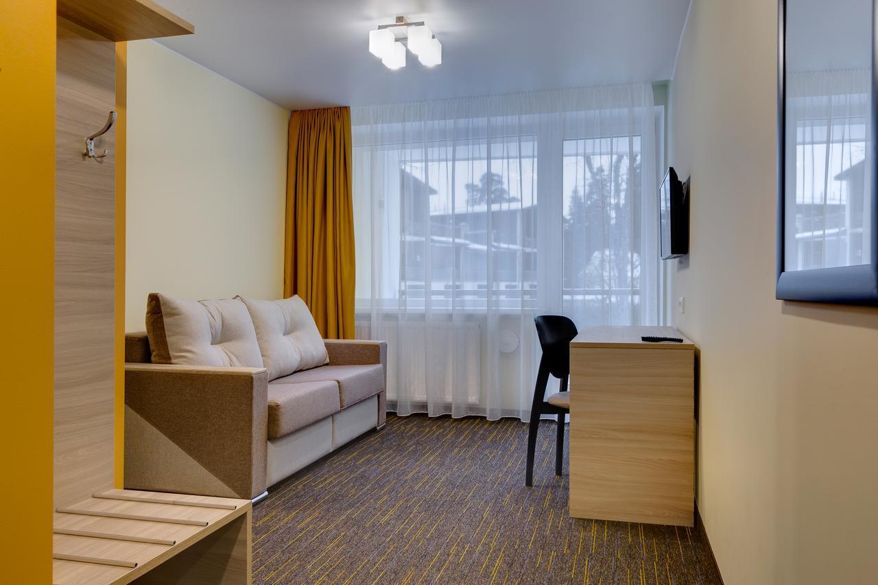 Liivarand Hotel Narva-Jõesuu エクステリア 写真
