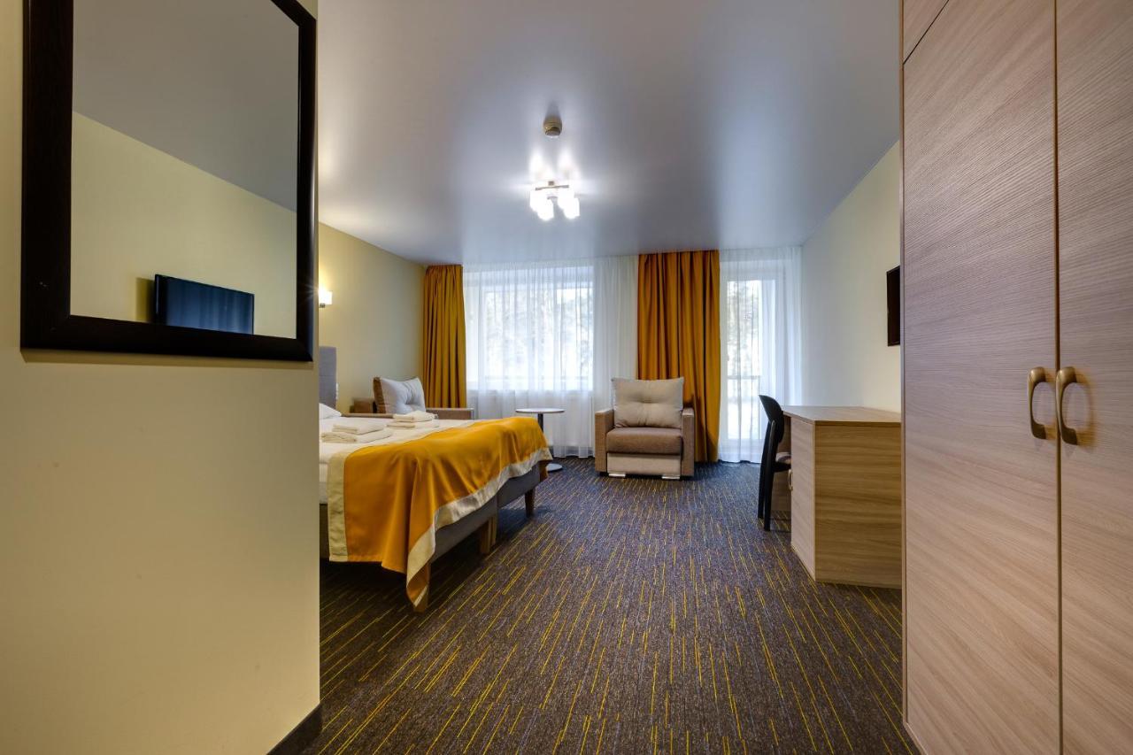 Liivarand Hotel Narva-Jõesuu エクステリア 写真